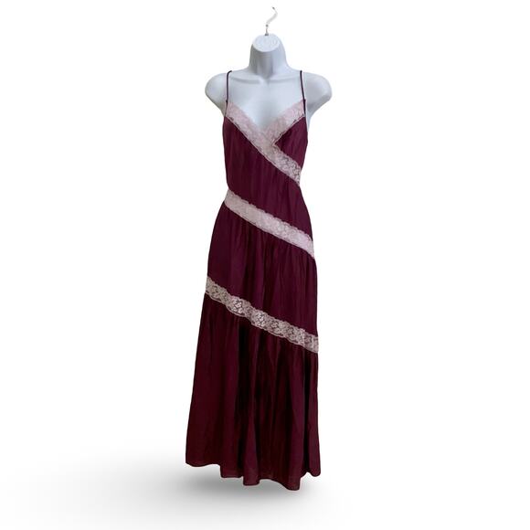 1970s Henson Kickernick Nylon & Lace Maxi Nightgown - Picture 1 of 7